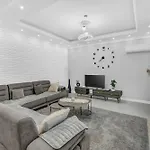 Lejzo - Swimming Pool Apartman Berat