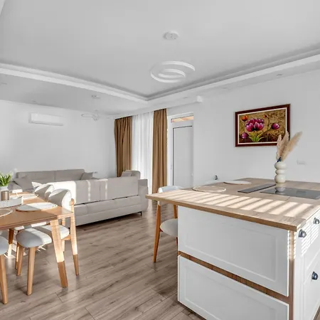 Lejzo - Swimming Pool