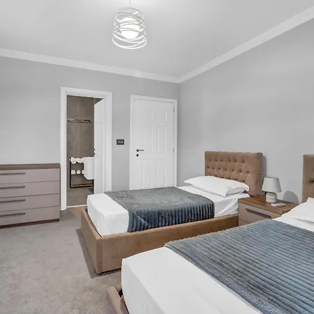 Lejzo - Swimming Pool * Berat