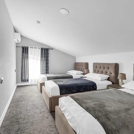 Lejzo - Swimming Pool Berat