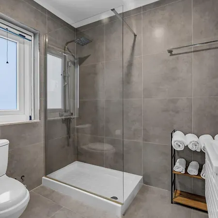 Lejzo - Swimming Pool Lejlighed *