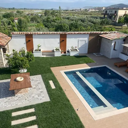 Lejzo - Swimming Pool Apartament Berat