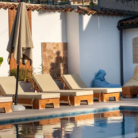 Lejzo - Swimming Pool * Berat