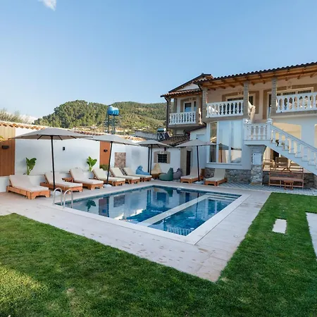 Lejzo - Swimming Pool *