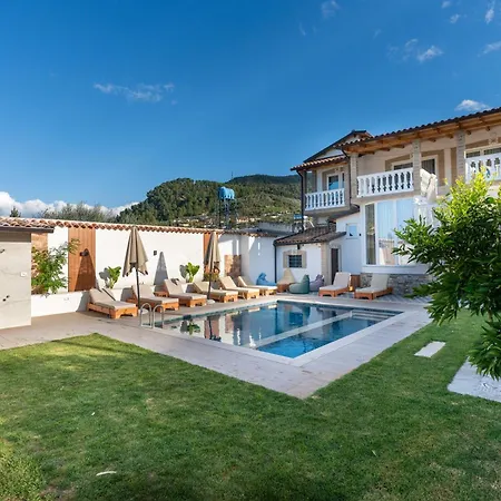 Lejzo - Swimming Pool Apartment Berat