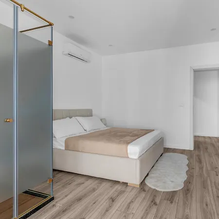 Apartamento Lejzo - Swimming Pool