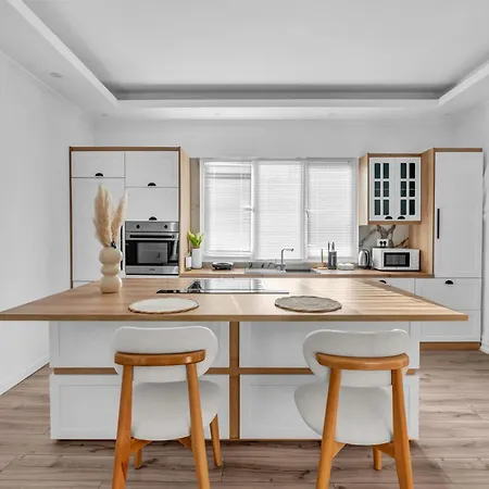 Lejzo - Swimming Pool *