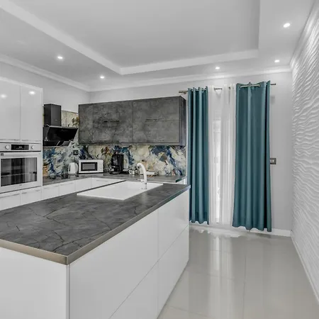 Lejzo - Swimming Pool Apartment