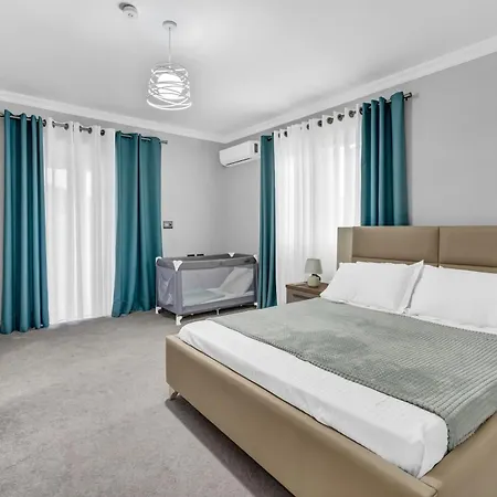 Lejzo - Swimming Pool Apartment Berat